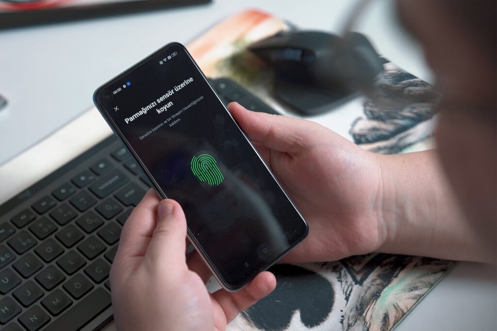 Using fingerprint sensor on the phone