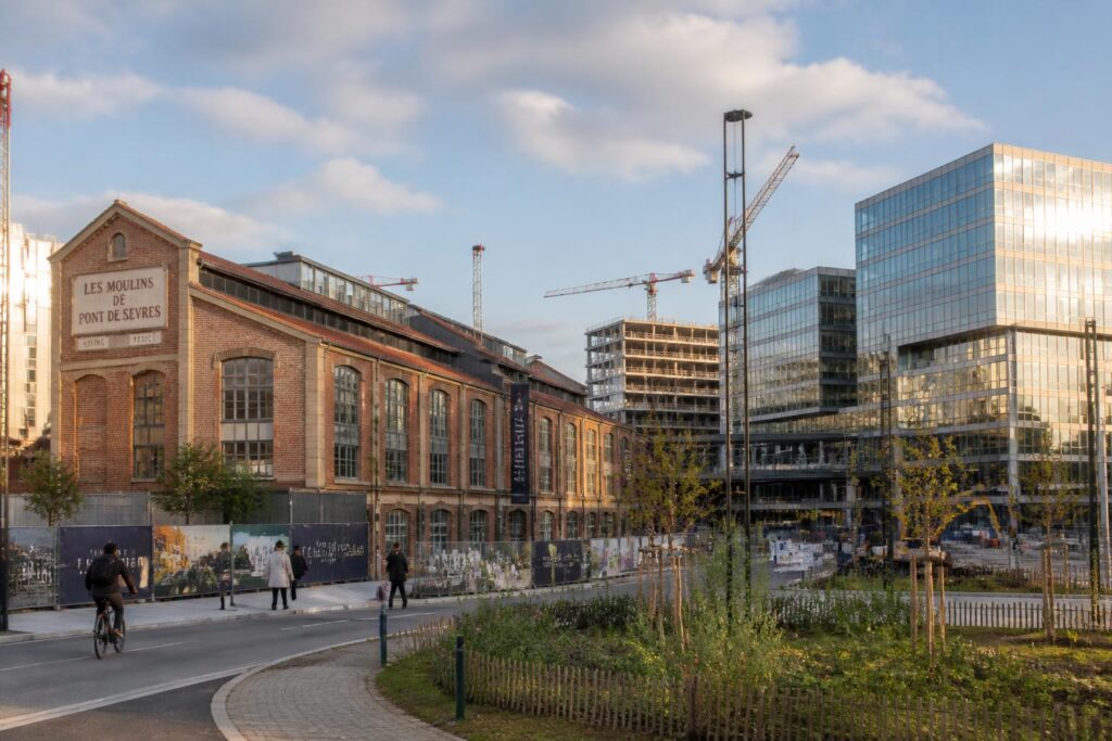 découvrez la transformation immobilière du quartier de la cité du pont de sèvres, un projet urbain dynamique alliant modernité et qualité de vie.
